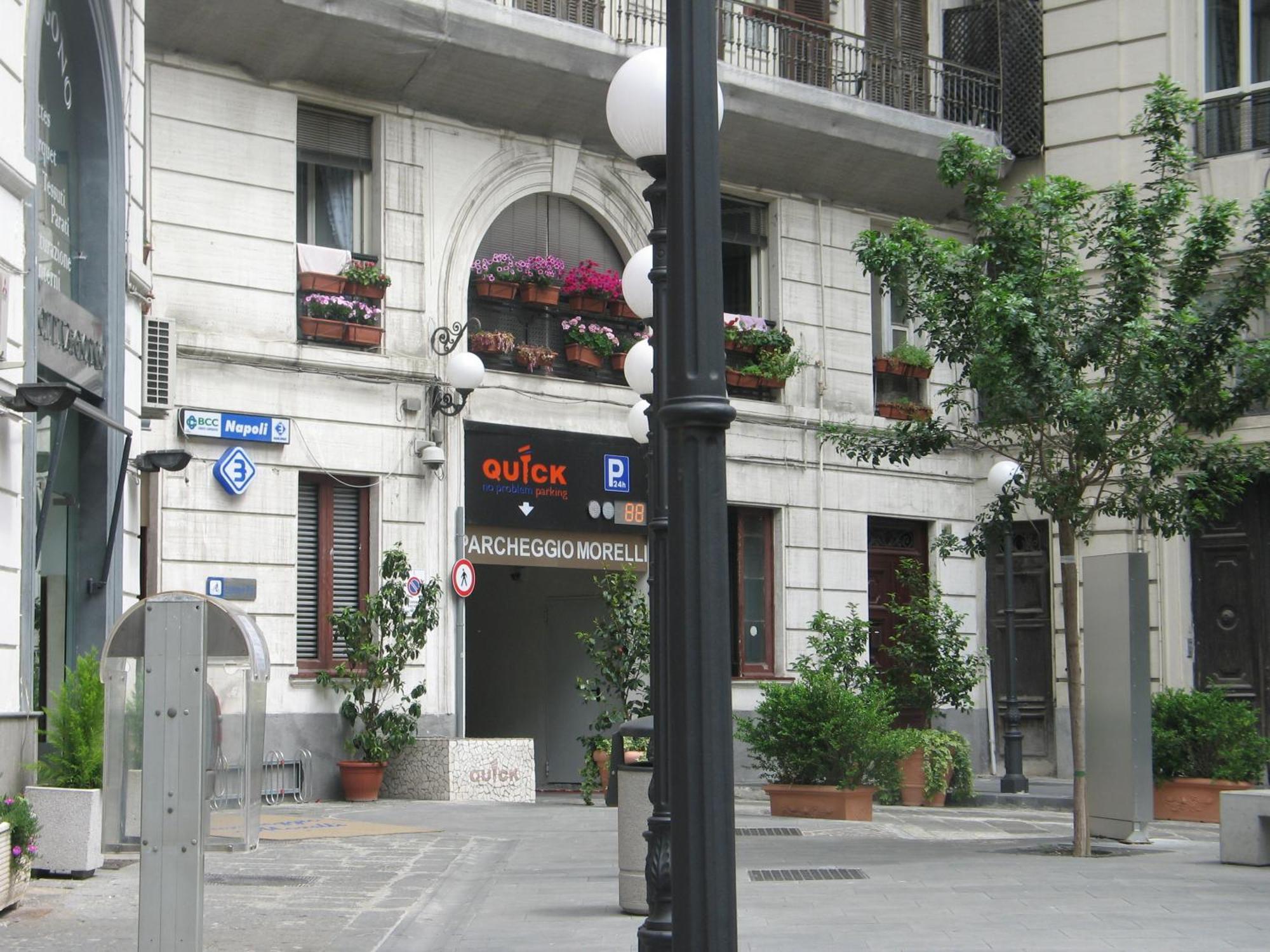 Bed & Breakfast Bed Morelli 49 , Chiaia Napoli