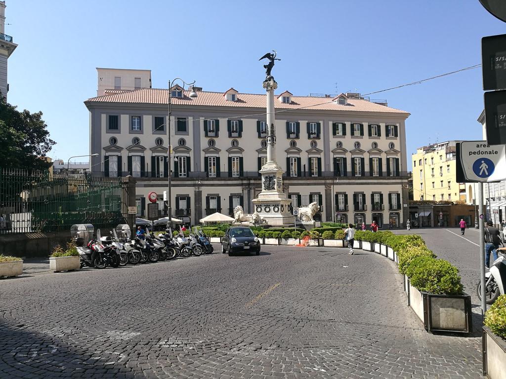 Bed Morelli 49 , Chiaia Napoli